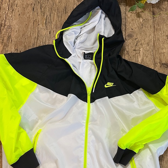 Nike woman’s xxl Windbreaker Jacket - Black, White, Neon Yellow - Picture 1 of 9